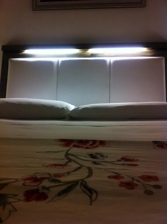 Elizabeth Apartments Rome