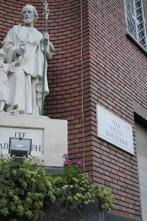 Elizabeth Apartments Rome
